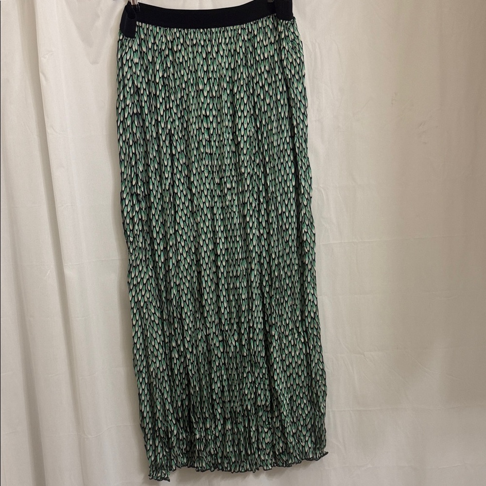 Nic and Zoe Green Patterned Skirt. Size XXL